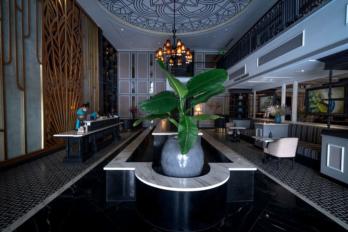 Receção de hotel — controlo de pragas em unidades de alojamento
