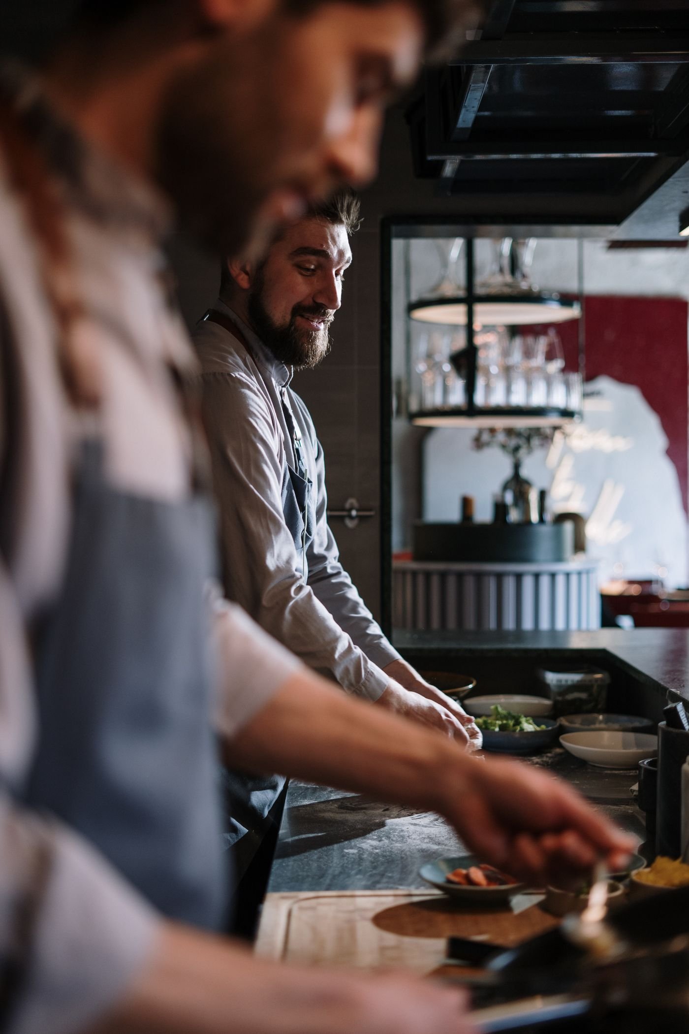 Cozinha profissional de restaurante — controlo de pragas e conformidade HACCP